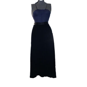 Women's Canvasbacks skirt Size M Black Velvet